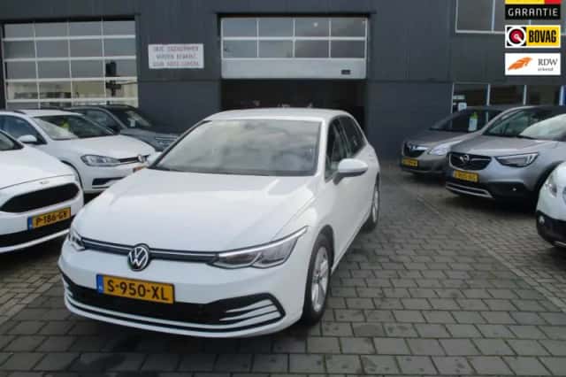 Volkswagen Golf (2021) thumbnail 1