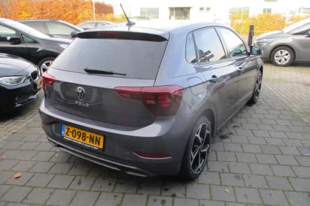 Volkswagen Polo (2022) thumbnail 2