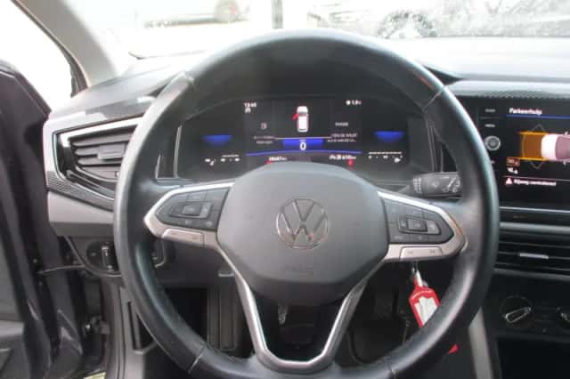 Volkswagen Polo (2022) thumbnail 3