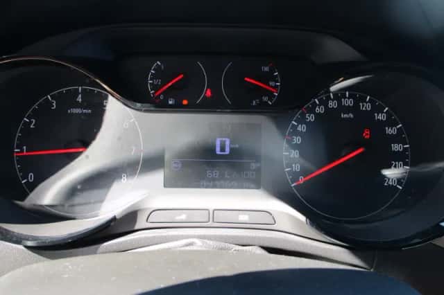 Opel Crossland (2019) thumbnail 3