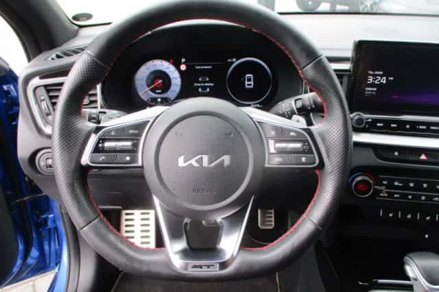 Kia ProCeed (2023) thumbnail 3