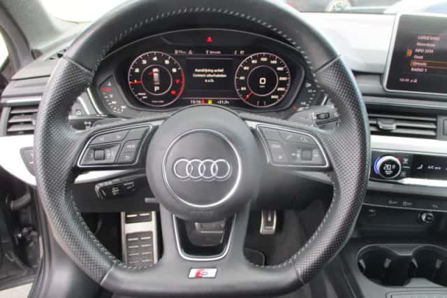 Audi A4 (2018) thumbnail 3