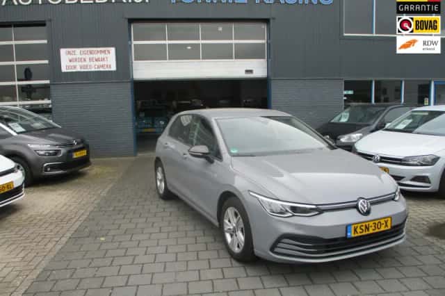 Volkswagen Golf (2021) thumbnail 1