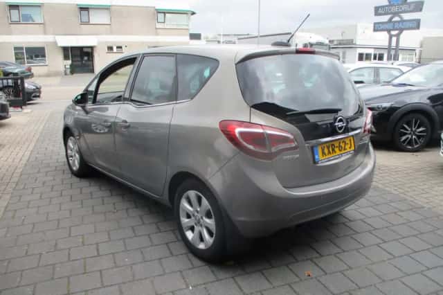 Opel Meriva (2016) thumbnail 2