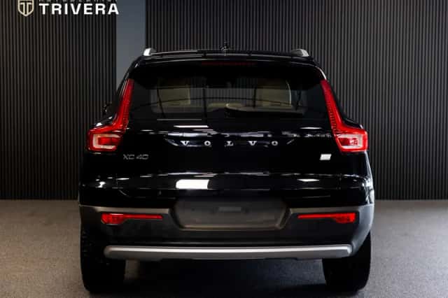 Volvo XC40 (2021) thumbnail 3