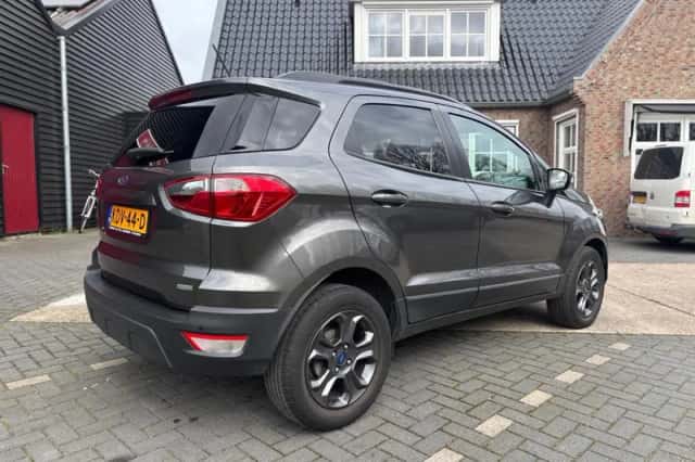 Ford EcoSport (2018) thumbnail 3