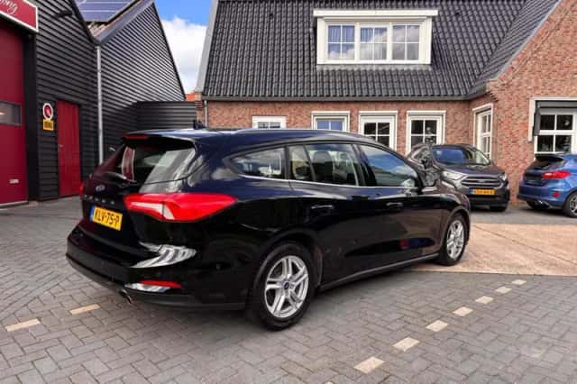 Ford Focus (2019) thumbnail 3