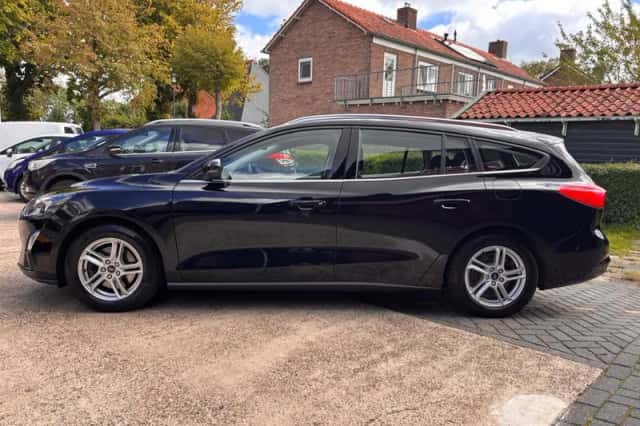 Ford Focus (2019) thumbnail 5