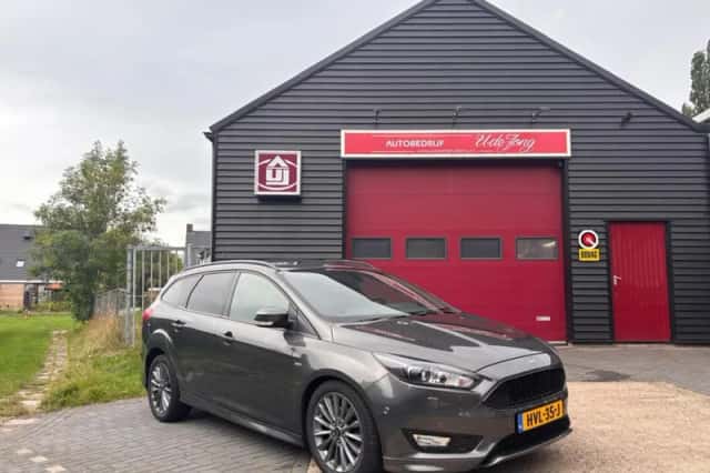 Ford Focus (2018) thumbnail 1