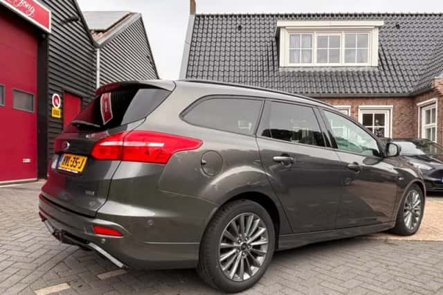 Ford Focus (2018) thumbnail 3