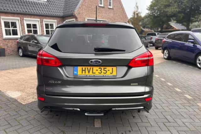 Ford Focus (2018) thumbnail 4
