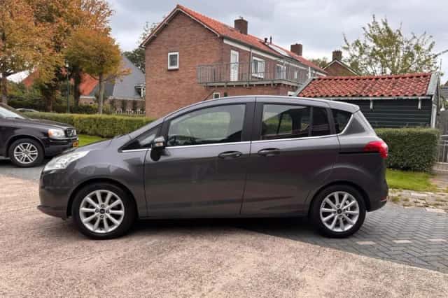 Ford B-Max (2015) thumbnail 6