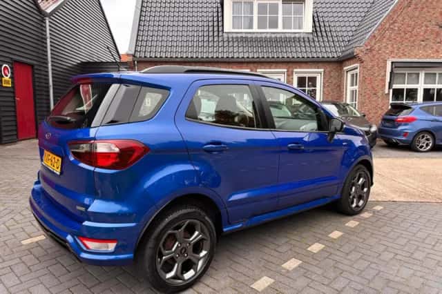 Ford EcoSport (2018) thumbnail 3