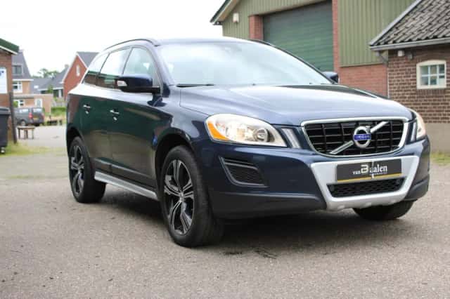 Volvo XC60 (2012) thumbnail 2