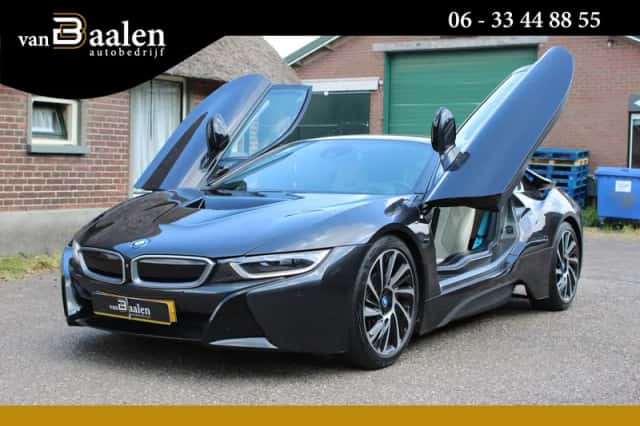 BMW i8 (2015) thumbnail 1