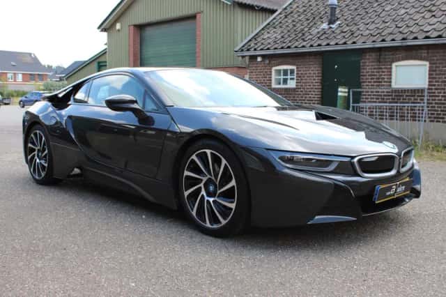 BMW i8 (2015) thumbnail 3