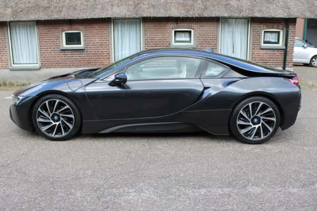 BMW i8 (2015) thumbnail 4