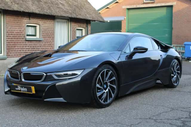 BMW i8 (2015) thumbnail 5