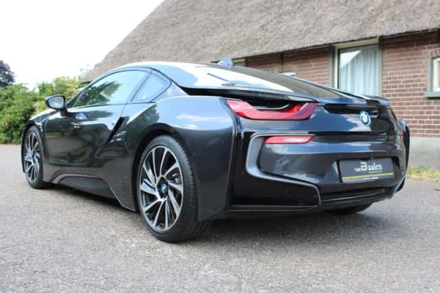 BMW i8 (2015) thumbnail 6