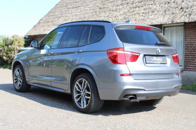 BMW X3 (2016) thumbnail 3