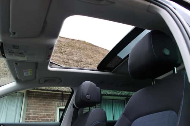 Volkswagen Passat (2022) thumbnail 5