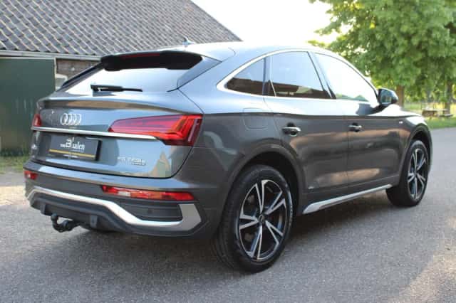 Audi Q5 (2022) thumbnail 3