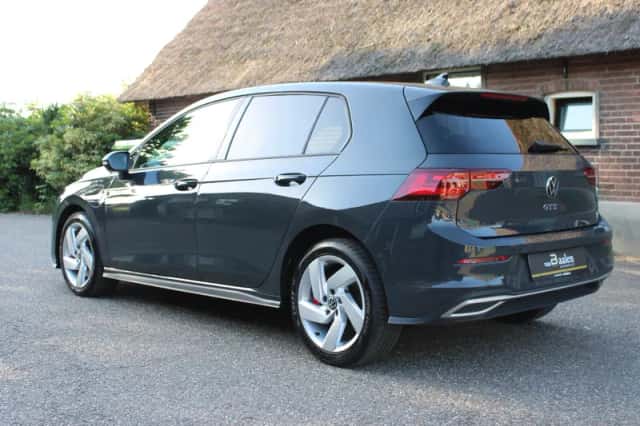 Volkswagen Golf (2022) thumbnail 3
