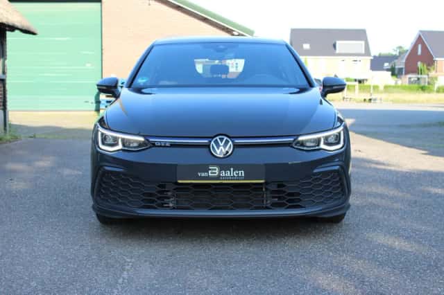 Volkswagen Golf (2022) thumbnail 5