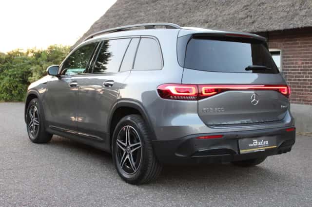 Mercedes-Benz EQB (2022) thumbnail 4