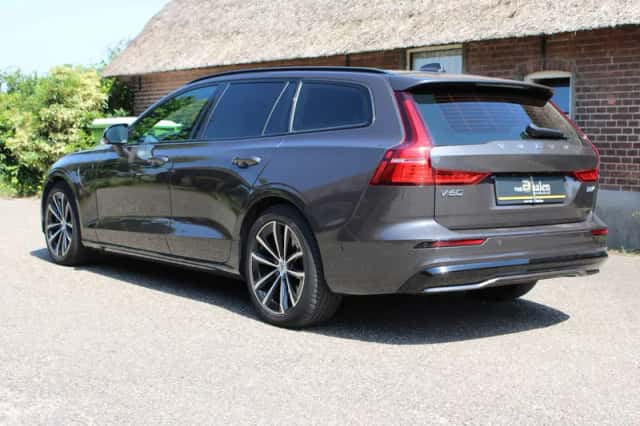 Volvo V60 (2024) thumbnail 3