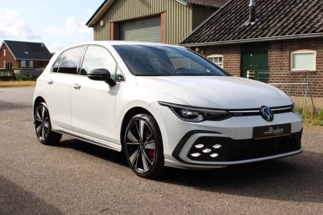 Volkswagen Golf (2022) thumbnail 3