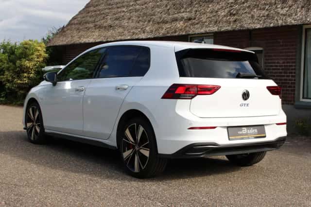 Volkswagen Golf (2022) thumbnail 4