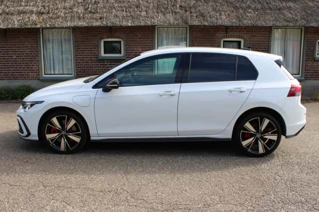 Volkswagen Golf (2022) thumbnail 5