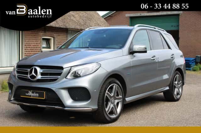 Mercedes-Benz GLE (2016) thumbnail 1