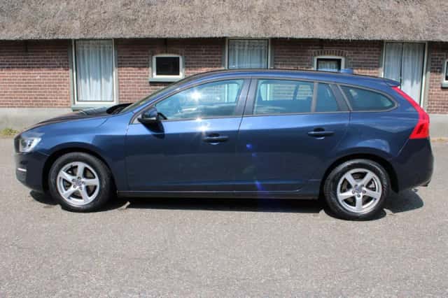 Volvo V60 (2014) thumbnail 4
