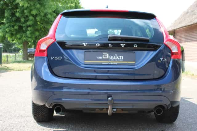 Volvo V60 (2014) thumbnail 5