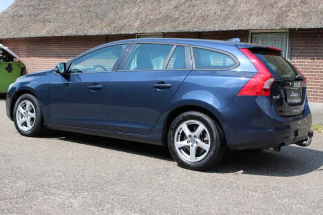 Volvo V60 (2014) thumbnail 6