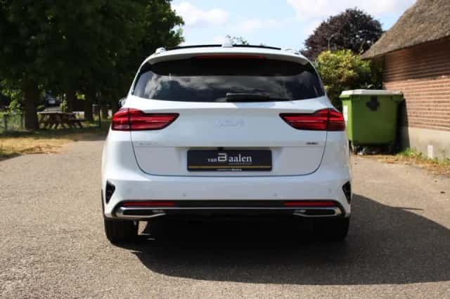 Kia Ceed (2023) thumbnail 6