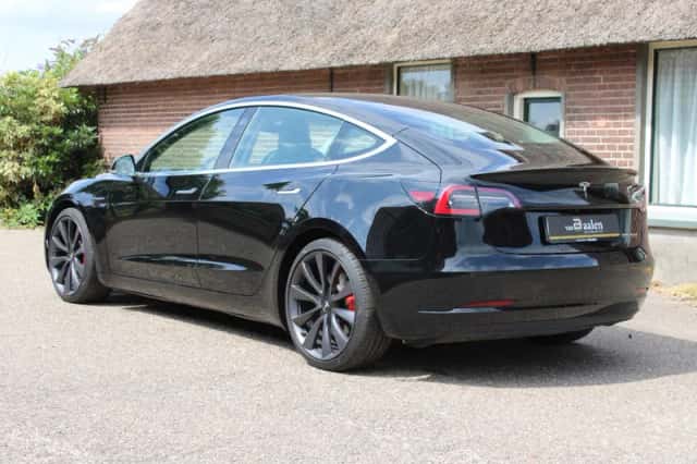 Tesla Model 3 (2020) thumbnail 4