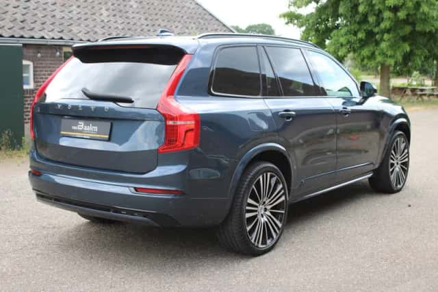 Volvo XC90 (2022) thumbnail 3