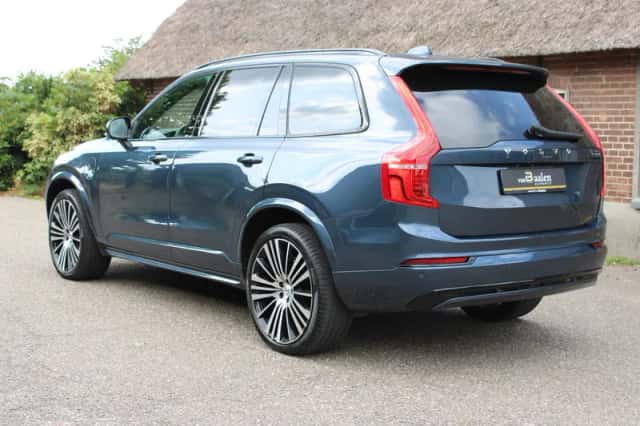 Volvo XC90 (2022) thumbnail 4