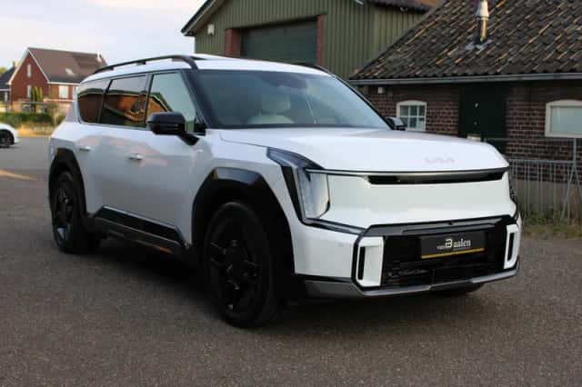 Kia EV9 (2024) thumbnail 2