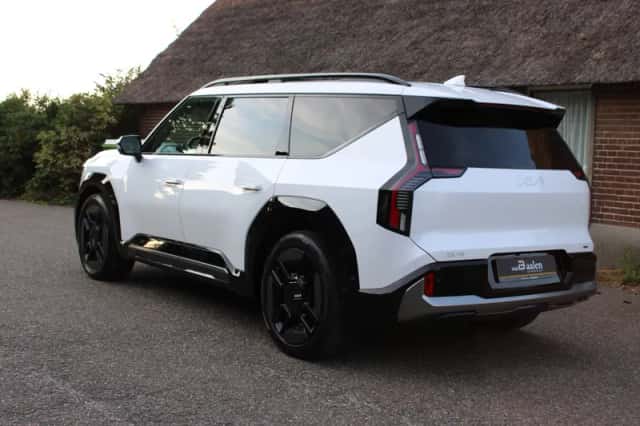 Kia EV9 (2024) thumbnail 5