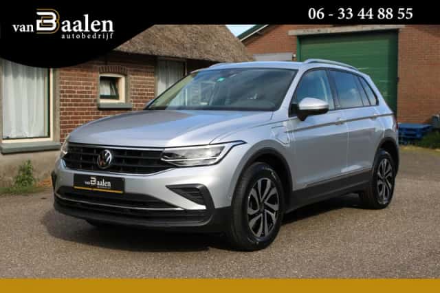Volkswagen Tiguan (2023) thumbnail 1