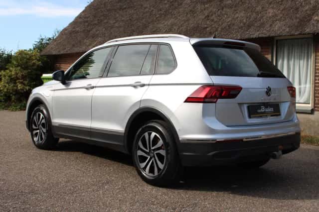 Volkswagen Tiguan (2023) thumbnail 4