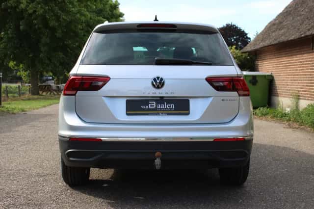 Volkswagen Tiguan (2023) thumbnail 6
