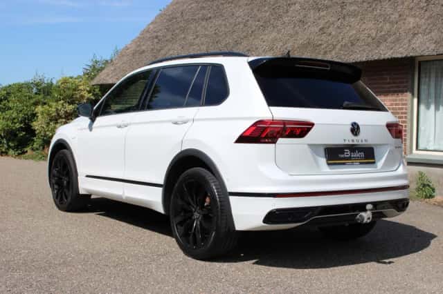 Volkswagen Tiguan (2022) thumbnail 3
