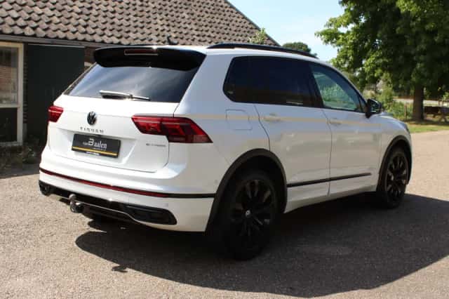 Volkswagen Tiguan (2022) thumbnail 4