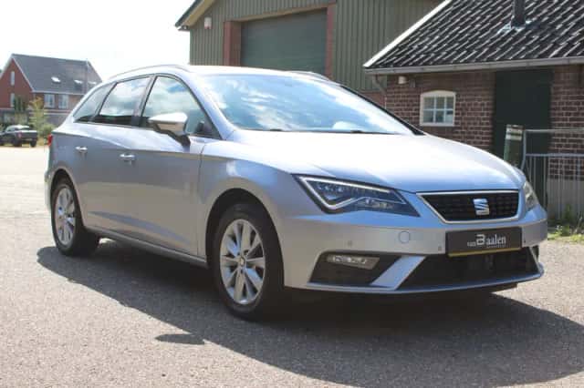 SEAT Leon (2018) thumbnail 2