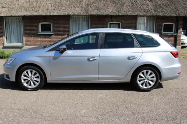 SEAT Leon (2018) thumbnail 5